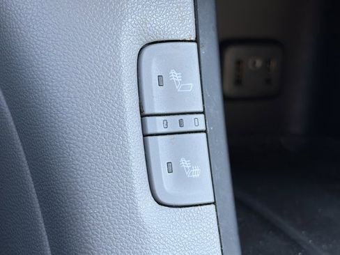 Used 2017 GMC Acadia SLT w/ LPO, Cargo Package image 27