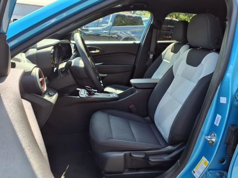 Certified 2025 Chevrolet Trax RS image 7