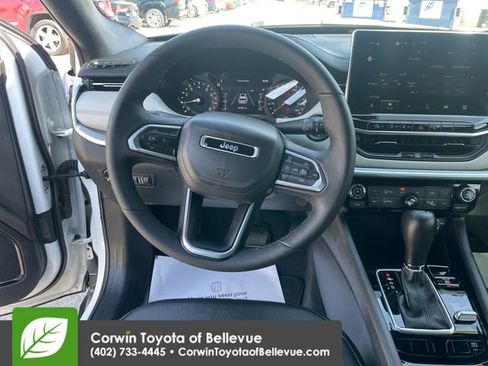 Used 2025 Jeep Compass Limited AWD/4WD image 21