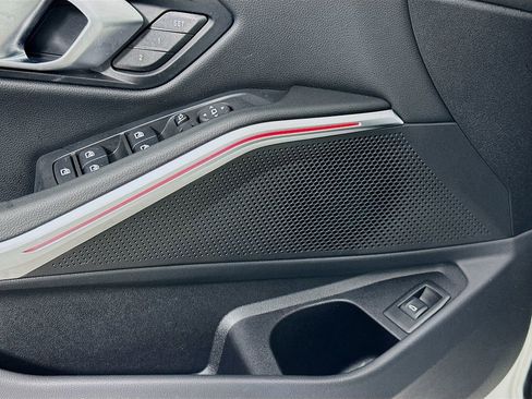 Used 2025 BMW 330i Sedan w/ M Sport Package image 19