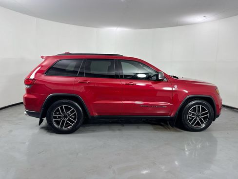 Used 2019 Jeep Grand Cherokee Trailhawk w/ Trailhawk Luxury Group AWD/4WD image 34