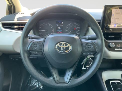 Used 2025 Toyota Corolla LE FWD image 37