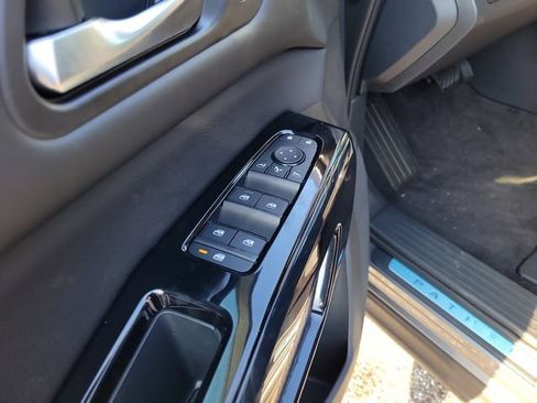 New 2026 Nissan Pathfinder Platinum FWD image 16