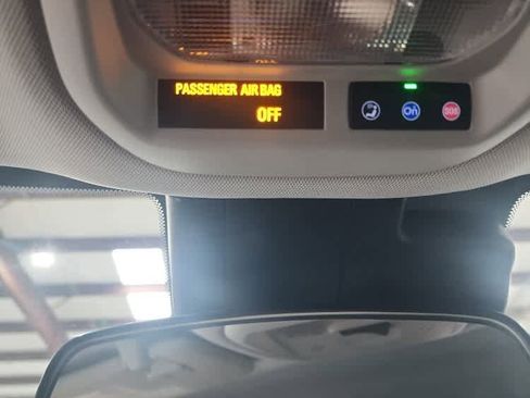 Used 2025 Chevrolet Trax LT image 26