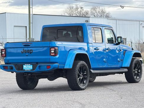 Used 2022 Jeep Gladiator Overland image 2