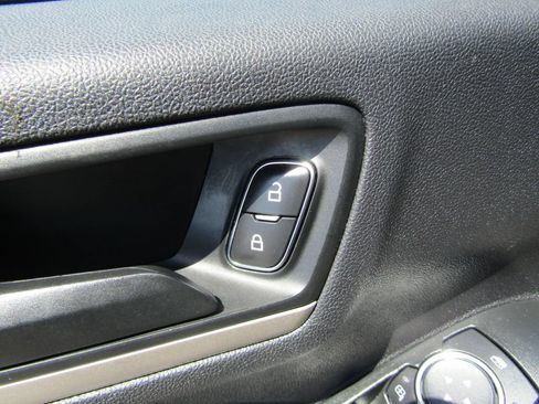 Used 2022 Ford Escape SE w/ Convenience Package FWD image 28