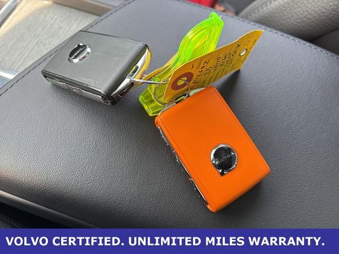 Certified 2025 Volvo XC60 B5 Plus image 27