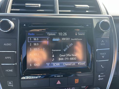 Used 2017 Toyota Camry XLE image 23