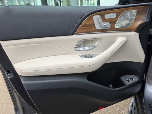 Certified 2025 Mercedes-Benz GLS 450 4MATIC image 19