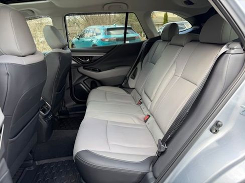 Used 2022 Subaru Outback Limited image 36
