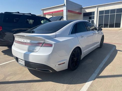 Used 2020 Lincoln MKZ Reserve w/ Monochromatic Package FWD image 3