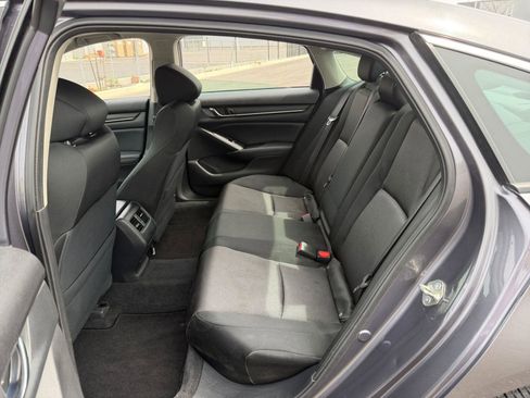 Used 2018 Honda Accord EX image 17