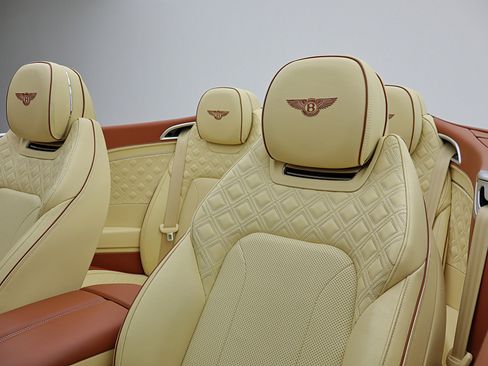 Used 2020 Bentley Continental GT image 43