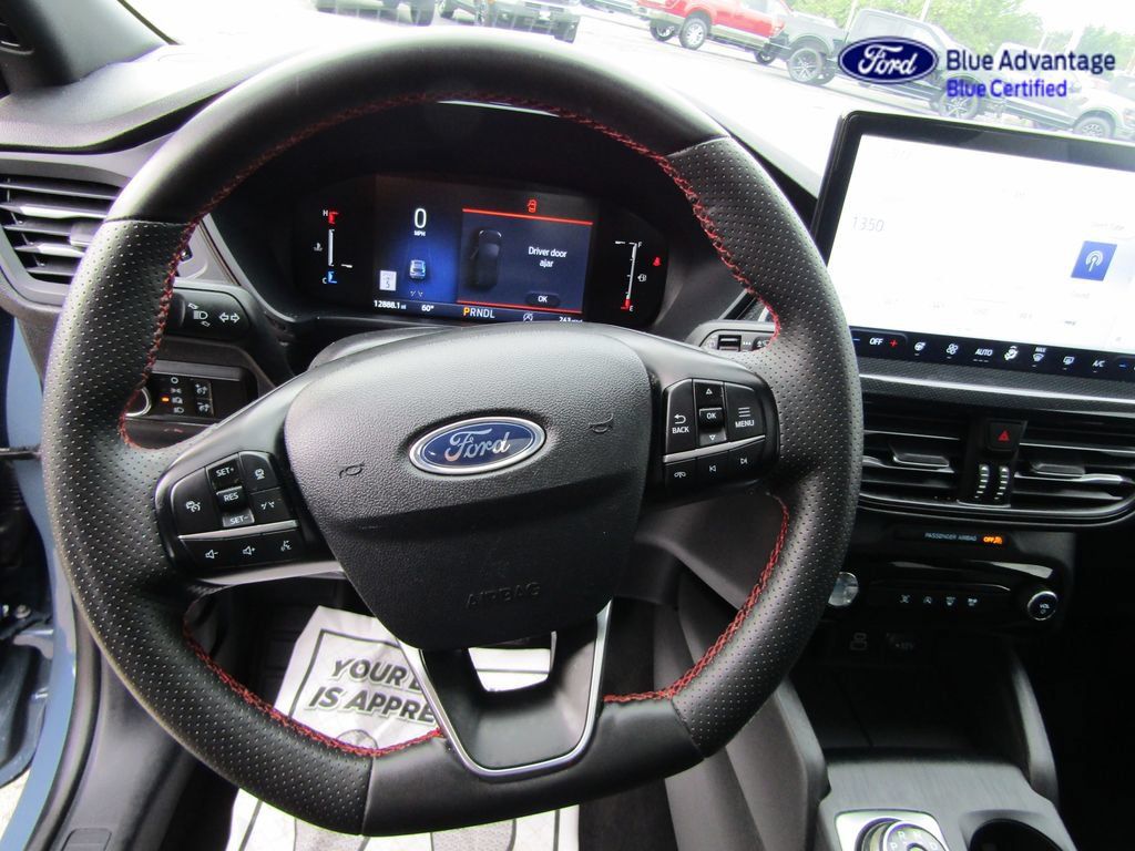 Certified 2025 Ford Escape ST-Line w/ Tech Pack #1 AWD/4WD image 31