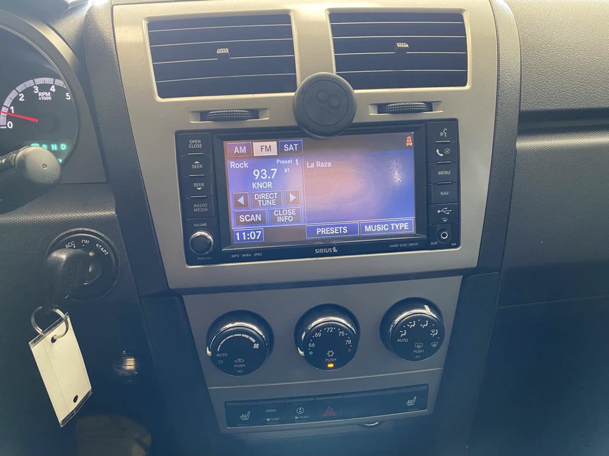 Used 2010 Dodge Avenger R/T w/ Premium Convenience Group FWD image 16