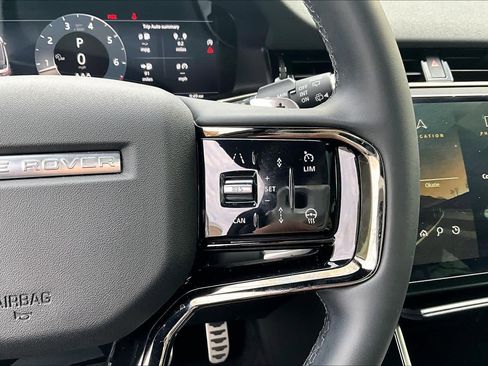 Used 2024 Land Rover Range Rover Evoque Dynamic SE image 48