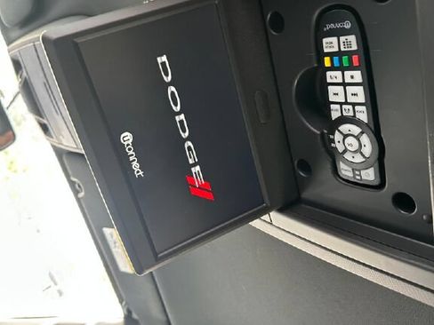 Used 2017 Dodge Grand Caravan SXT w/ Driver Convenience Group FWD image 13