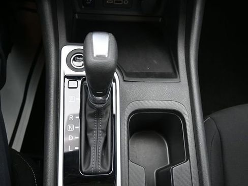 Used 2025 Nissan Sentra SV image 40