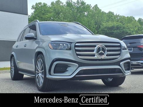 Used 2025 Mercedes-Benz GLS 450 4MATIC image 3