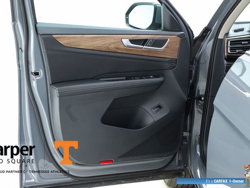 Used 2025 Volkswagen Atlas SE image 58