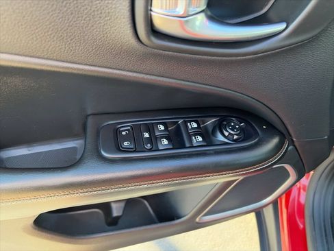 Used 2020 Jeep Compass Latitude w/ Cold Weather Group AWD/4WD image 21