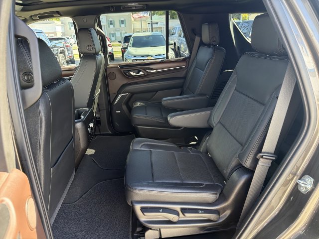Used 2021 GMC Yukon Denali w/ Denali Premium Package AWD/4WD image 32