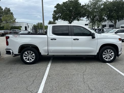 Used 2022 Chevrolet Silverado 1500 Custom AWD/4WD image 10