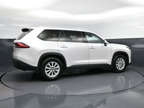 Used 2024 Toyota Grand Highlander XLE image 8