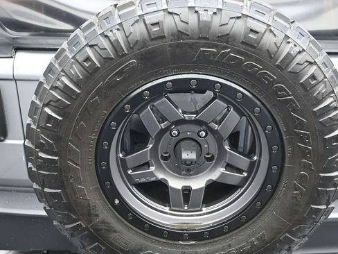 Used 2020 Jeep Wrangler Unlimited Sahara AWD/4WD image 22