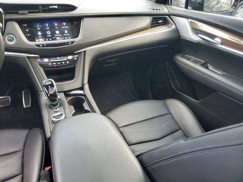 Certified 2024 Cadillac XT5 Sportv w/ Platinum Package AWD/4WD image 15