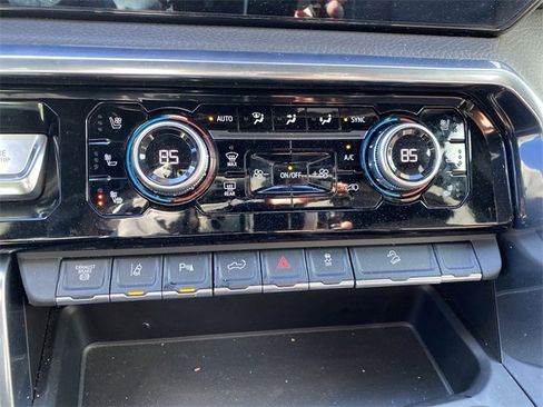 Used 2024 GMC Sierra 2500 Denali w/ Denali Reserve Package image 19