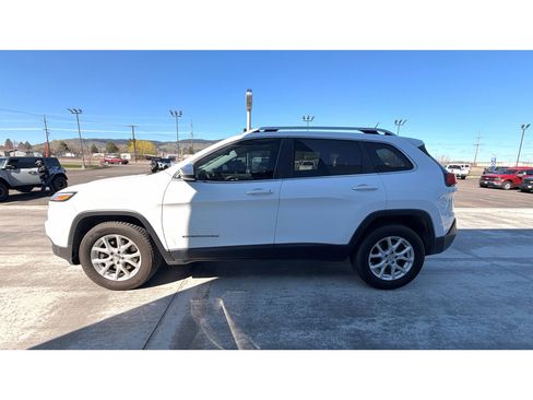 Used 2015 Jeep Cherokee Latitude image 2