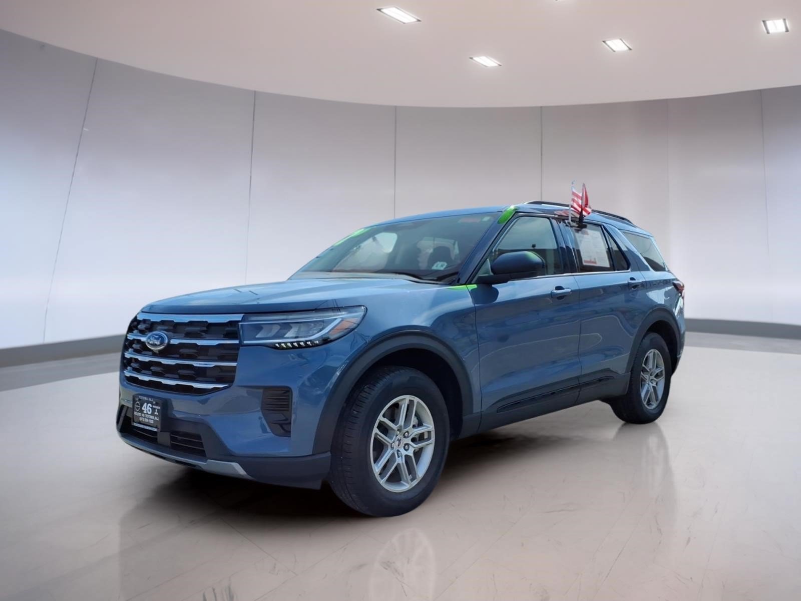 Used 2026 Ford Explorer Active AWD/4WD image 2