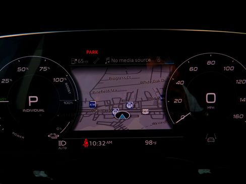 Used 2021 Audi e-tron Premium Plus w/ Premium Plus Package AWD/4WD image 26