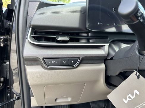 New 2026 Kia Carnival SX FWD image 27