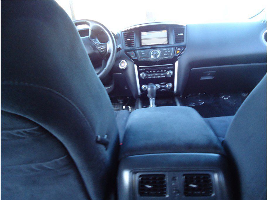 Used 2013 Nissan Pathfinder SV AWD/4WD image 20