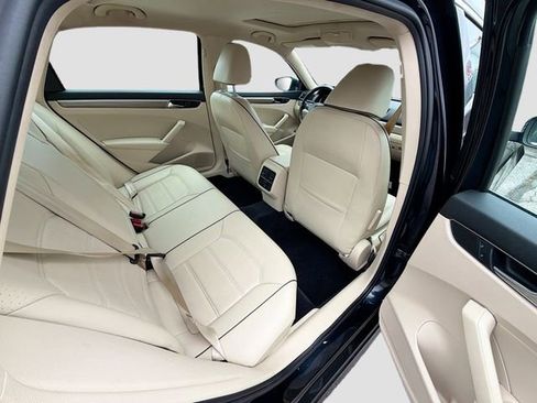 Used 2017 Volkswagen Passat 1.8T SE image 26