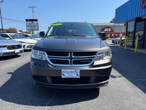 Used 2018 Dodge Journey SE w/ Connectivity Group FWD image 5