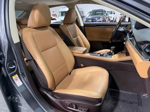 Used 2017 Lexus ES 350 w/ Premium Package FWD image 48
