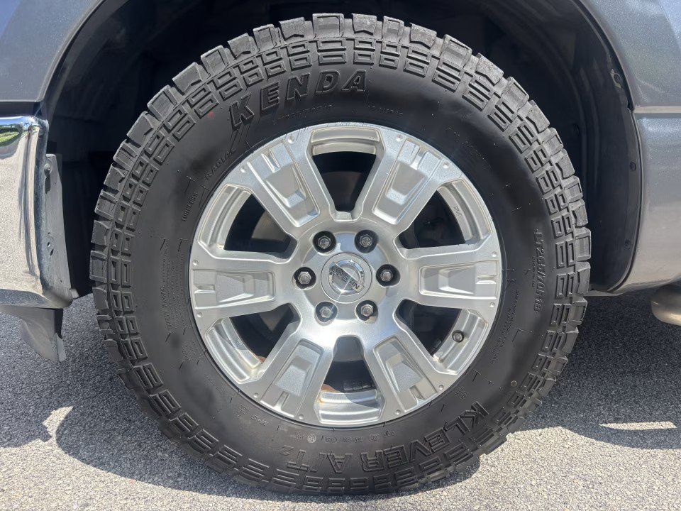 Used 2019 Nissan Titan SV RWD image 34