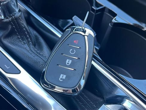 Used 2025 Chevrolet Trax LT w/ LT Convenience Package image 25