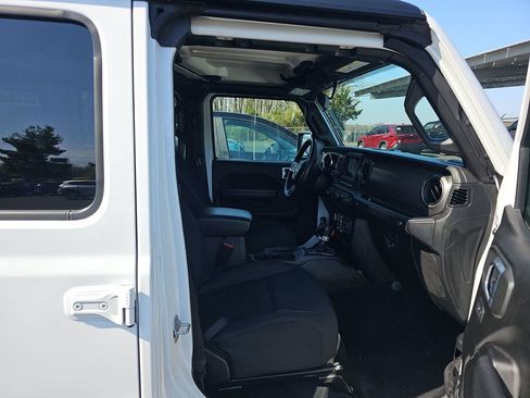 Used 2023 Jeep Wrangler Unlimited w/ Cold Weather Group image 5