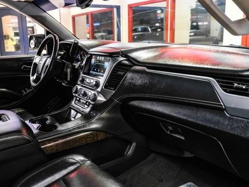 Used 2015 Chevrolet Suburban LT image 12