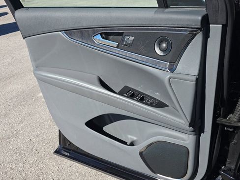 Used 2020 Lincoln Nautilus Reserve image 18