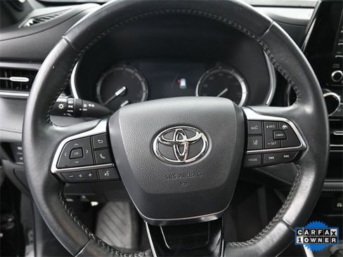 Used 2021 Toyota Highlander XSE image 17