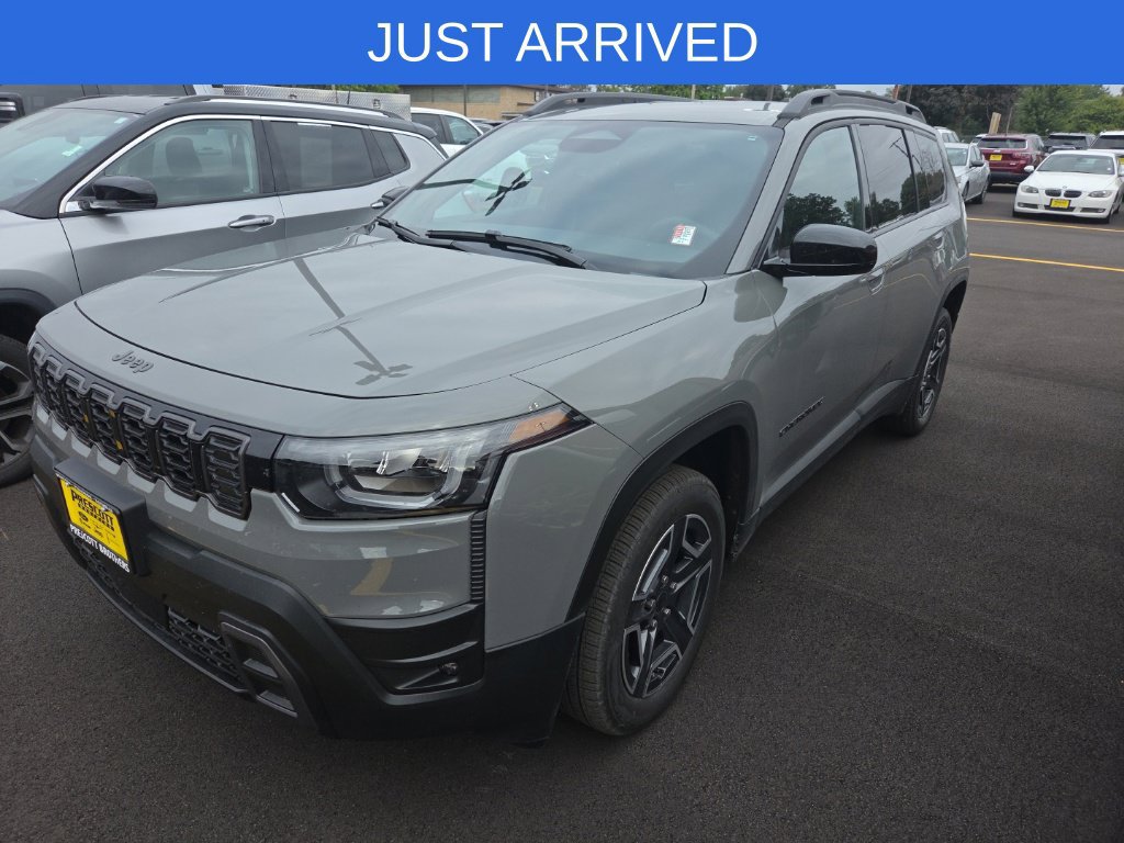 Used 2026 Jeep Cherokee Laredo AWD/4WD image 1