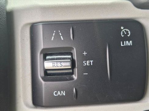 Used 2023 Land Rover Defender 90 X-Dynamic SE AWD/4WD image 11