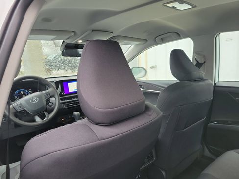 Used 2025 Toyota Camry LE image 53