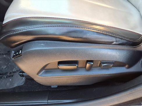 Used 2016 Chevrolet Equinox LTZ w/ Enhanced Convenience Package image 23