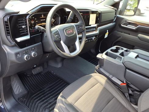 New 2026 GMC Sierra 2500 SLE w/ SLE Value Package; AWD/4WD image 4